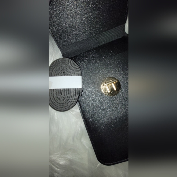 black Id cards and phone bag - Picture 4 of 5